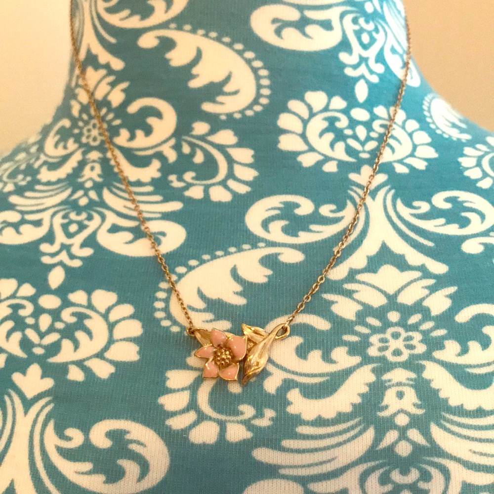 Vintage Avon necklace